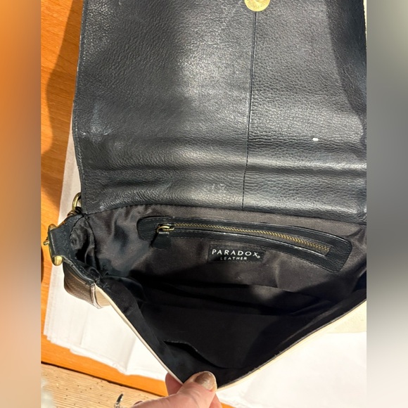 Paradox Leather Black and White Floral Strap Bag - Picture 4 of 12